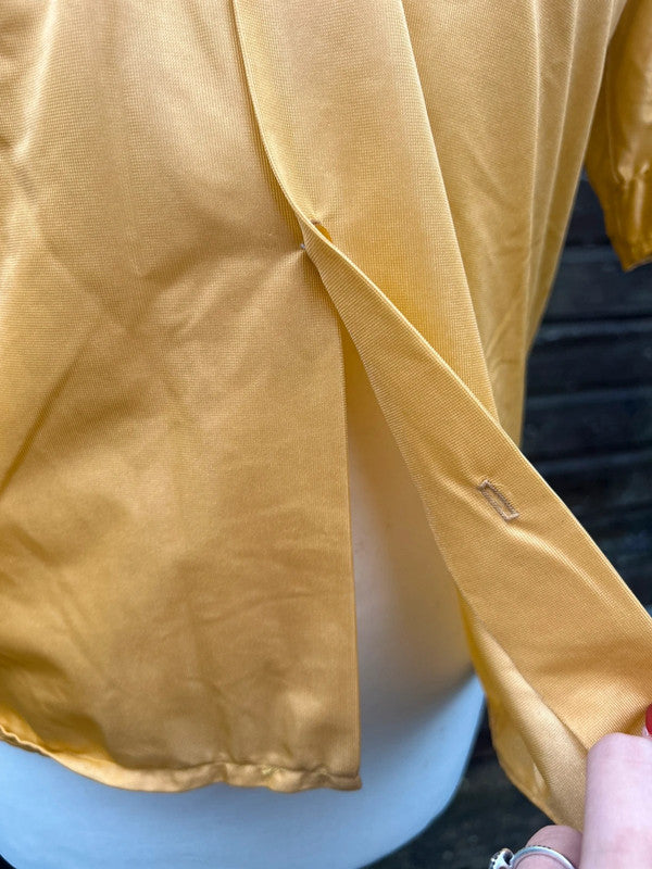 Vintage 1970s Bri-Nylon Slim Fit Yellow Dagger Collar Shirt Small