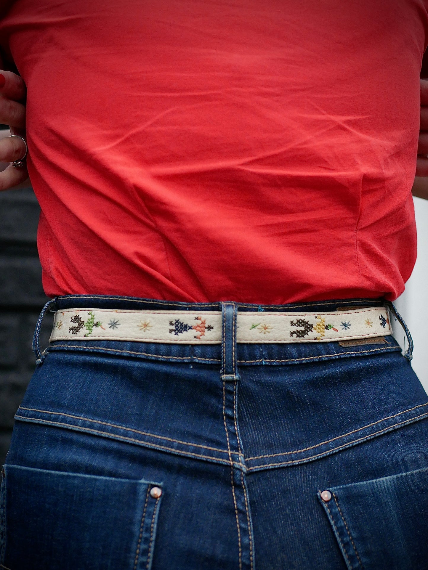 Vintage 1950s/60s Womens Novelty Belt with Embroidered Details Small
