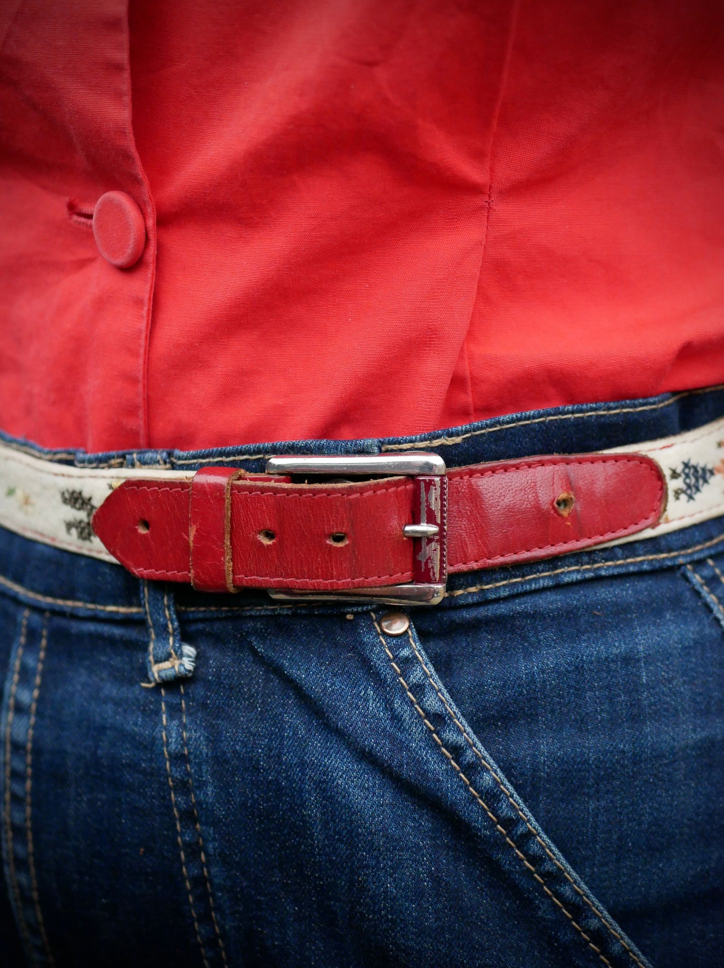 Vintage 1950s/60s Womens Novelty Belt with Embroidered Details Small