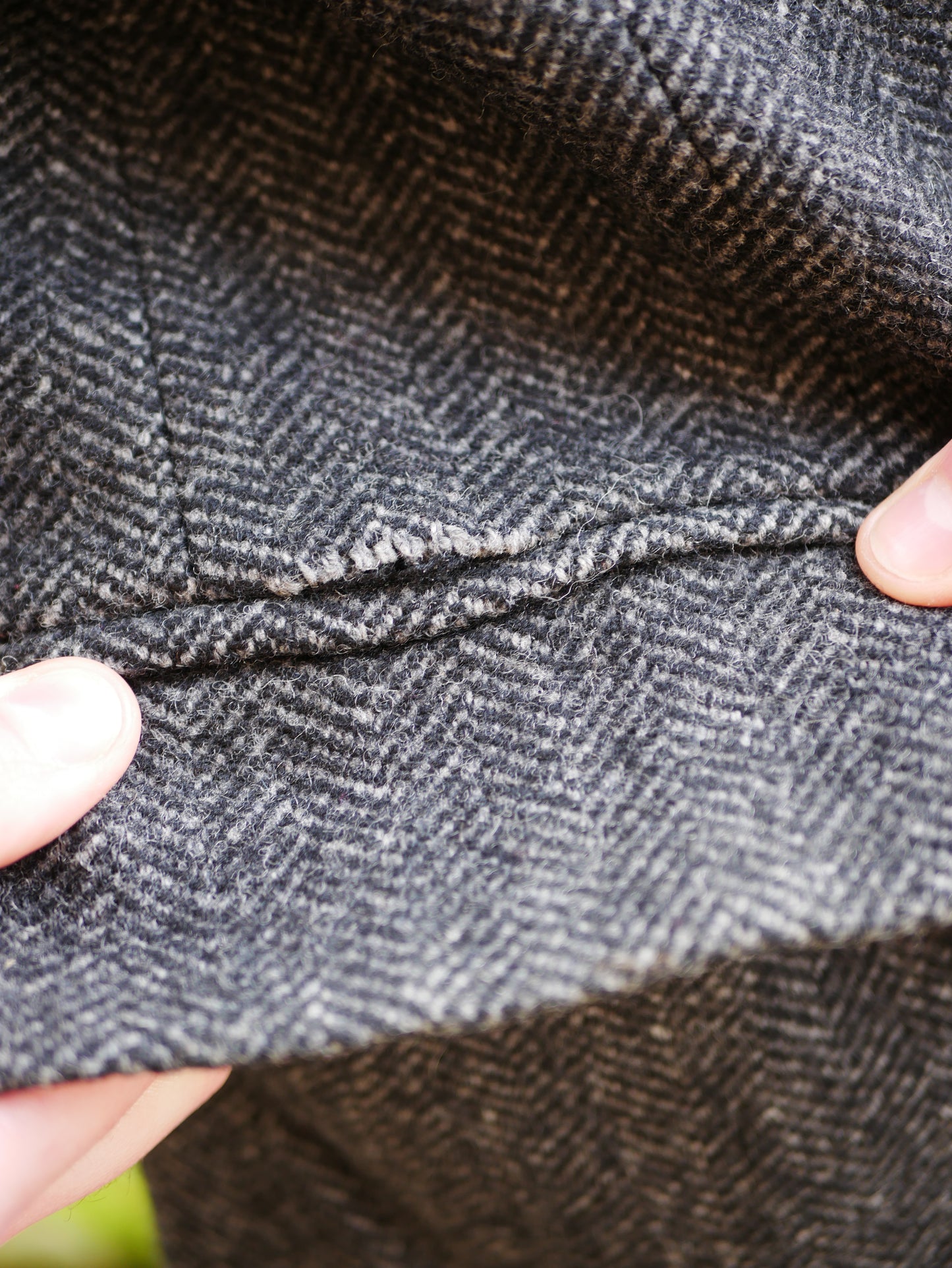 Vintage American Kuppenheimer 100% Pure Wool Grey Herringbone Overcoat Large
