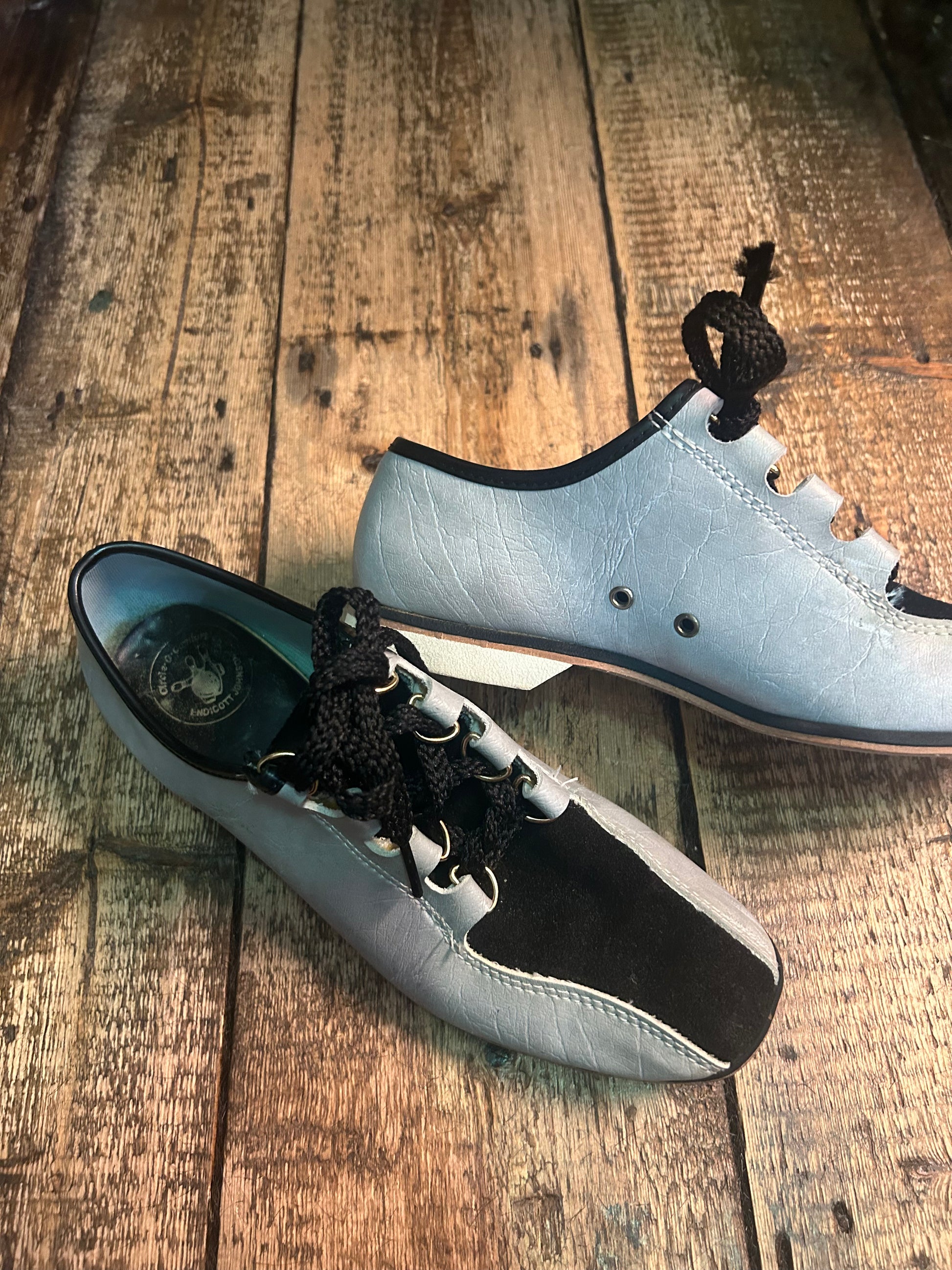 Classic bowling shoes on sale